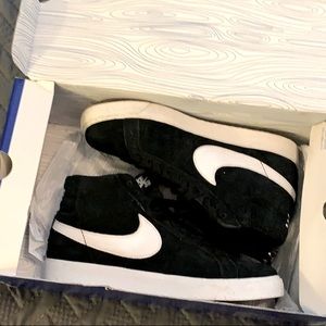 SOLD!! - Nike Blazer SB shoes